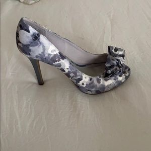 Heeled pump